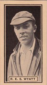 1930 D.C.Thompson The World's Best Cricketers (Wizard) #7 Robert E.S. Wyatt Front