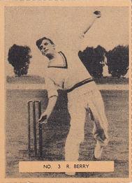 1951 Potter & Moore English Famous Cricketers #3 Robert Berry Front