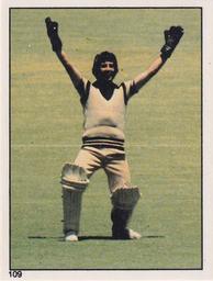1982 Scanlens Cricket Stickers #109 Warren Lees Front