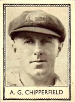 1938 Barratt & Co Famous Cricketers #4 Arthur Chipperfield Front