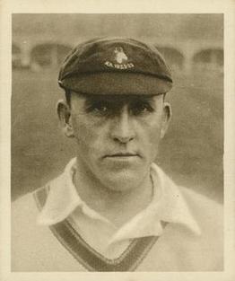 1925 R & J Hill Sunrise Famous Cricketers Including the S.Africa Test Team (Large) #7 George Hearne Front