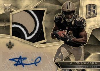 2017 Panini Spectra - Rookie Patch Autographs Gold Laundry Tags NFL Player's Logo #213 Alvin Kamara Front