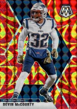 2020 Panini Mosaic - Prizm Reactive Gold #141 Devin McCourty Front