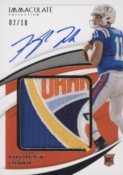 2021 Panini Immaculate Collection Collegiate - Premium Patches Rookie Autographs Bowl Logo 1 #PPA-KT Kyle Trask Front