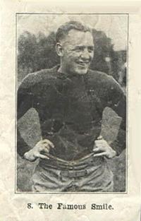 1926 Shotwell Candy Red Grange (Ad Back) #8 The Famous Smile Front