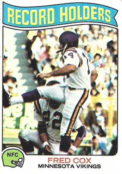 1975 Topps #352 Fred Cox Front
