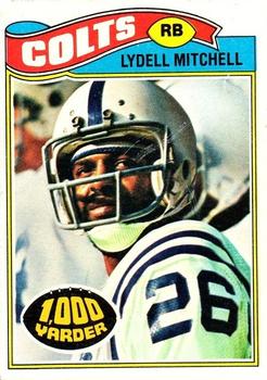 1977 Topps #370 Lydell Mitchell Front