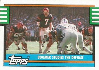 1990 Topps #502 Boomer Studies the Defense Front