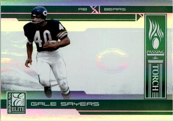 2006 Donruss Elite - Passing the Torch Green #PT-6 Gale Sayers Front