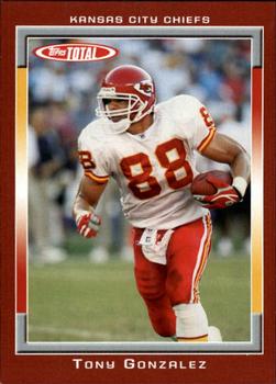 2006 Topps Total - Red #17 Tony Gonzalez Front