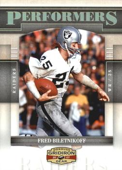 2007 Donruss Gridiron Gear - Performers Gold Holofoil #P-17 Fred Biletnikoff Front