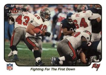 2000 Fleer Tradition #394 Fighting for the First Down Front