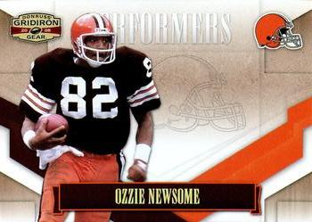 2008 Donruss Gridiron Gear - Performers Gold Holofoil #P-34 Ozzie Newsome Front