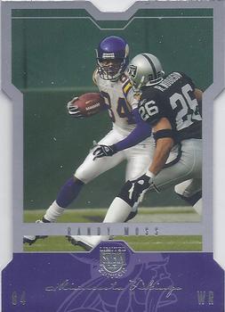 2004 SkyBox LE #28 Randy Moss Front