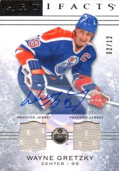 2014-15 Upper Deck Artifacts - Jersey / Jersey Silver Autographs #41 Wayne Gretzky Front