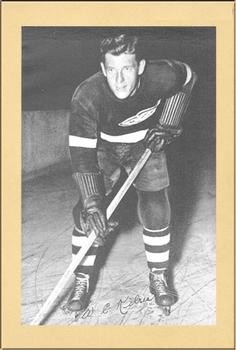 1934-43 Bee Hive Hockey Photos (Group 1) #NNO Wally Kilrea Front