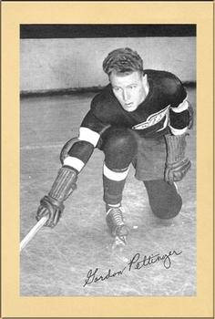 1934-43 Bee Hive Hockey Photos (Group 1) #NNO Gordon Pettinger Front
