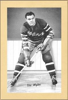 1934-43 Bee Hive Hockey Photos (Group 1) #NNO Vic Myles Front