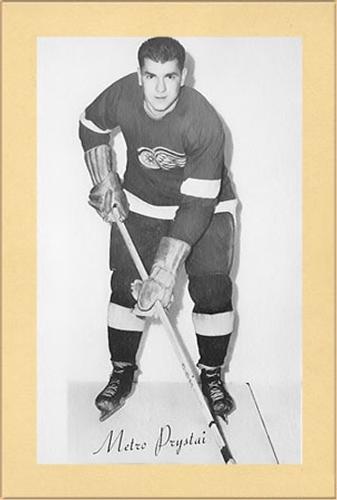1944-64 Bee Hive Hockey Photos (Group 2) #NNO Metro Prystai Front