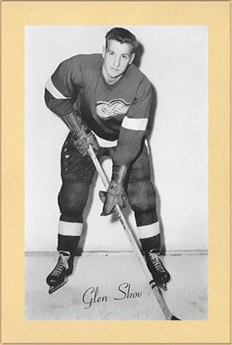 1944-64 Bee Hive Hockey Photos (Group 2) #NNO Glen Skov Front