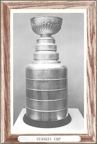 1964-67 Bee Hive Hockey Photos (Group 3) #NNO Stanley Cup Front