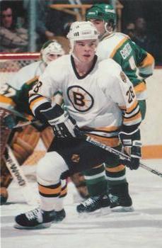 1984-85 Boston Bruins Postcards #17 Tom Fergus Front