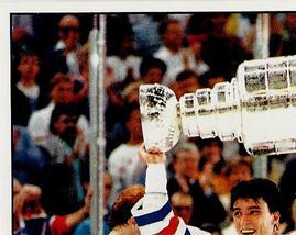 1988-89 Panini Stickers #183 Edmonton Oilers Celebrate Front