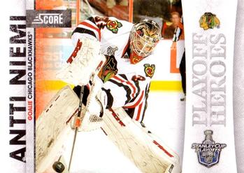 2010-11 Score - Playoff Heroes #9 Antti Niemi Front