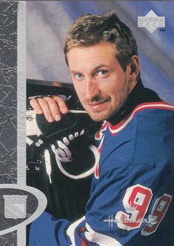 1996-98 Hallmark Keepsake Ornament Cards #HK1 Wayne Gretzky Front