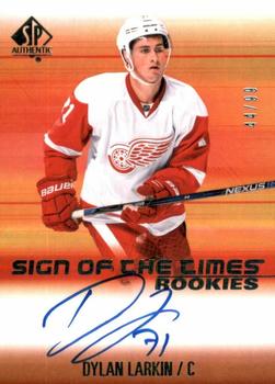 2015-16 SP Authentic - Sign of the Times Rookies #SOTR-DL Dylan Larkin Front
