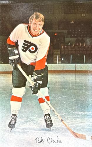 1970-71 Philadelphia Flyers Postcards #NNO Bobby Clarke Front