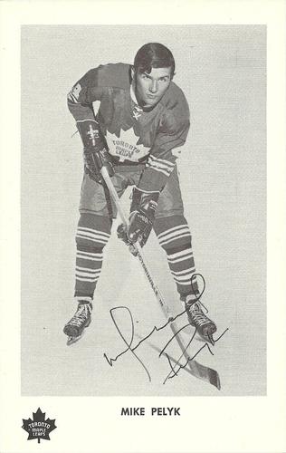 1970-71 Toronto Maple Leafs #NNO Mike Pelyk Front