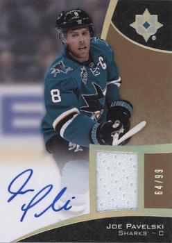 2015-16 Upper Deck Ultimate Collection - Base Jersey Relics - Spectrum Silver Auto Jersey #17 Joe Pavelski Front