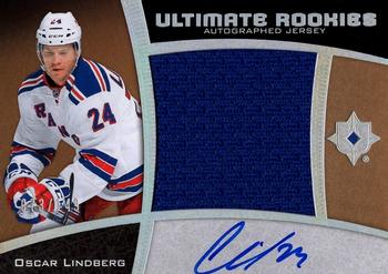 2015-16 Upper Deck Ultimate Collection - Ultimate Rookies - Spectrum Silver Auto Jumbo Jersey #85 Oscar Lindberg Front