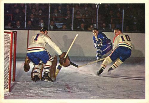 1963-64 Toronto Star Hockey Stars In Action #NNO Dave Keon Front