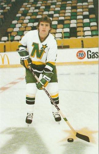 1982-83 Minnesota North Stars Postcards #NNO Neal Broten Front