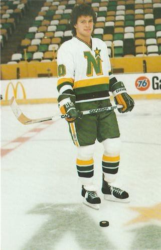 1982-83 Minnesota North Stars Postcards #NNO Dino Ciccarelli Front
