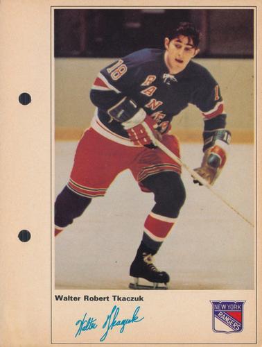 1971-72 Toronto Sun NHL Action Players #NNO Walter Robert Tkaczuk Front