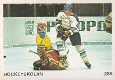 1974-75 Williams Hockey (Swedish) #285 Hockeyskolan - Malvaktsspel Front
