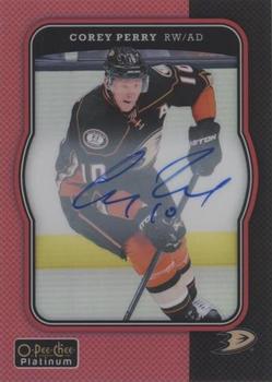 2017-18 O-Pee-Chee Platinum - Retro Red Rainbow Autographs #R-24 Corey Perry Front
