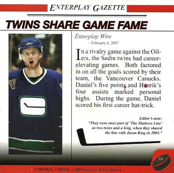 2007-08 Enterplay Fun Pak Player Standees - Headlines #39 Twins Share Game Fame Back