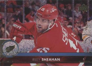 2017-18 Upper Deck - Gold Rainbow Foil #70 Riley Sheahan Front