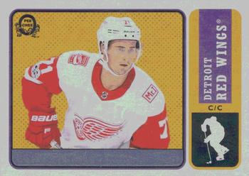 2018-19 O-Pee-Chee - Retro No Name/Scratch-Off #6 Dylan Larkin Front