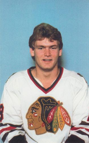 1982-83 Chicago Blackhawks Postcards #NNO Steve Larmer Front