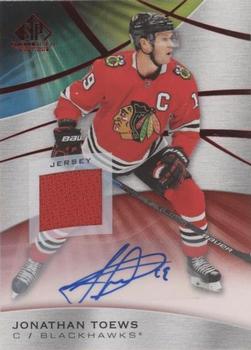 2019-20 SP Game Used - Red Autograph Jersey #4 Jonathan Toews Front