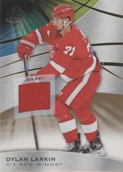 2019-20 SP Game Used - Gold Jersey Relics #91 Dylan Larkin Front