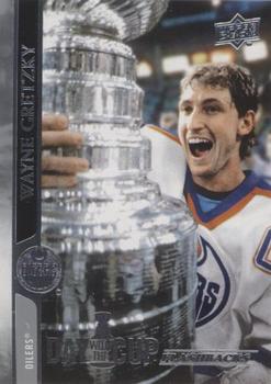 2020-21 Upper Deck - Day With The Cup Flashbacks #DCF-1 Wayne Gretzky Front