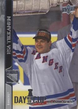 2020-21 Upper Deck - Day With The Cup Flashbacks #DCF-10 Esa Tikkanen Front