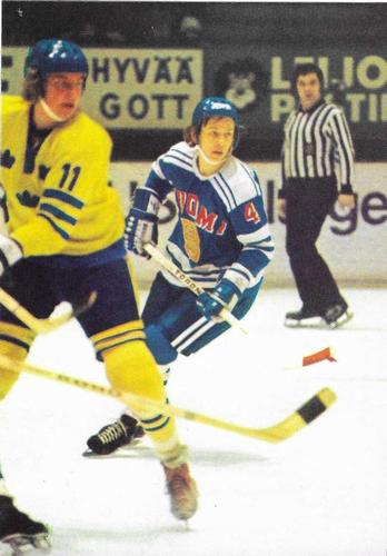 1973-74 IIHF World Championships Postcards #NNO Jouko Öystilä Front