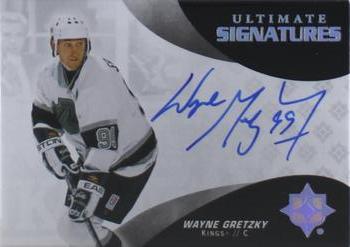 2020-21 Upper Deck Ultimate Collection - Ultimate Signatures #US-WG Wayne Gretzky Front
